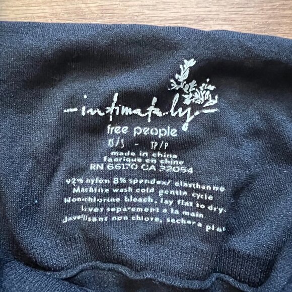 Intimately Free People Seamless Camisole Size XS/S Black Tank Top Shelf Bra - Picture 4 of 7